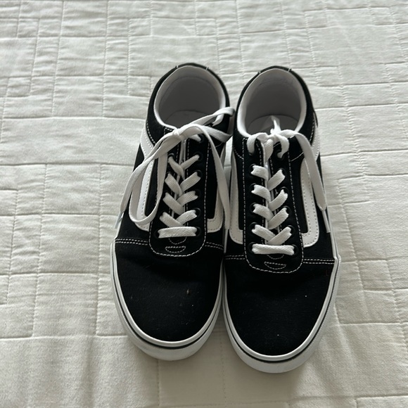 Vans Size 8 Tennis Shoe - Picture 1 of 5